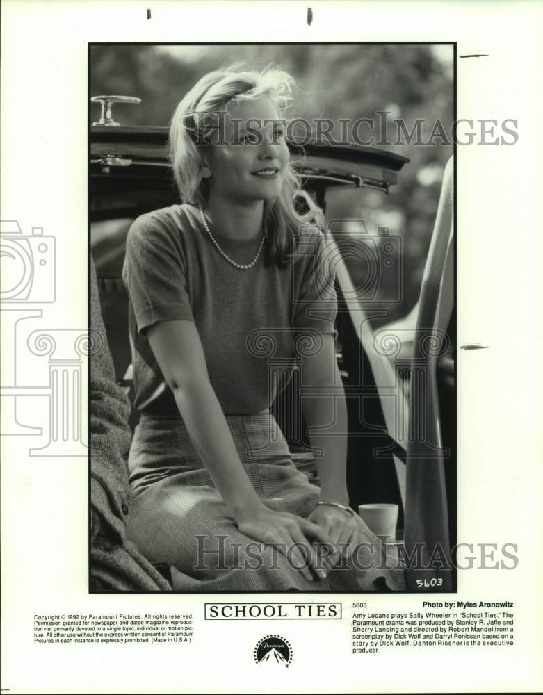 1992 Press Photo Actress Amy Locane in scene from &quot;School Ties&quot; - sap23353- Historic Images