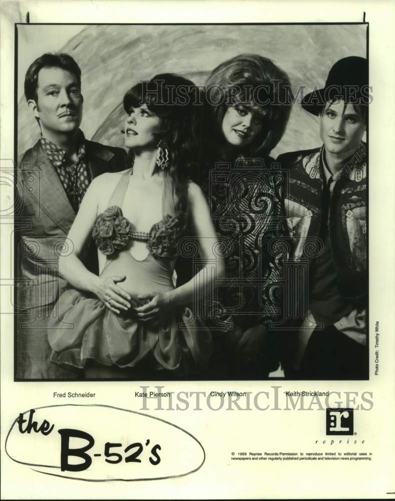 1989 Press Photo Members of The B-52's, American new wave band. - sap23402- Historic Images