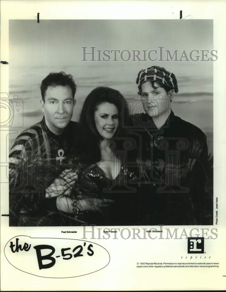 1992 Press Photo Members of The B-52&#39;s, American new wave band. - sap23403- Historic Images