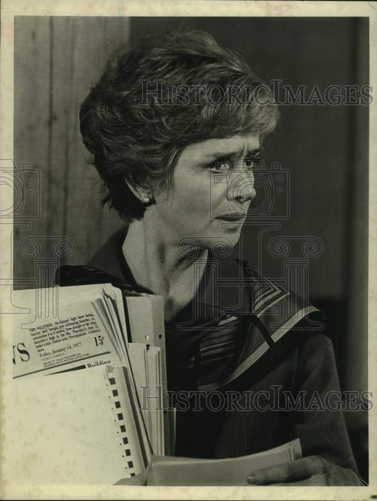 1977 Press Photo Actress Barbara Barris - sap23531- Historic Images