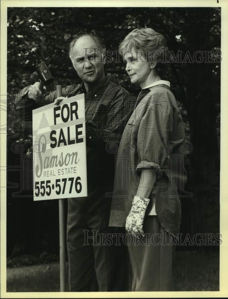 1984 Press Photo Actors Peter Michael Goetz, Barbara Barrie in All Together Now- Historic Images