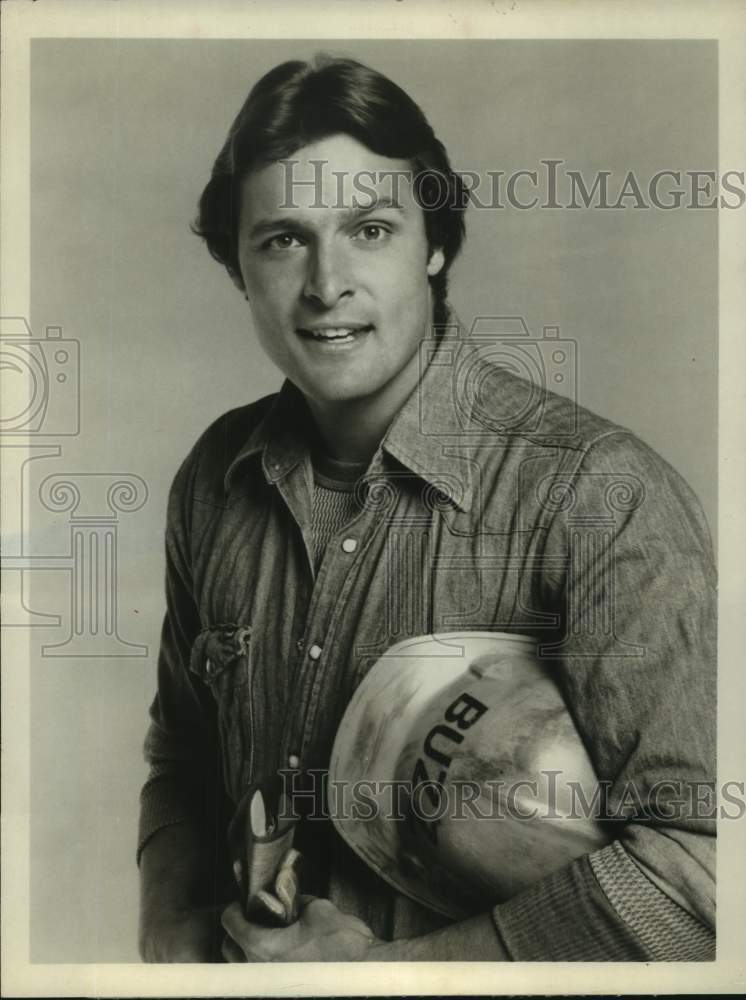 1980 Press Photo Actor Doug Barr in &quot;When the Whistle Blows&quot; on ABC Television- Historic Images