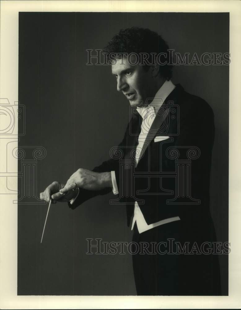 1989 Press Photo Daniel Lipton, Conductor, San Antonio Festival - sap23724- Historic Images