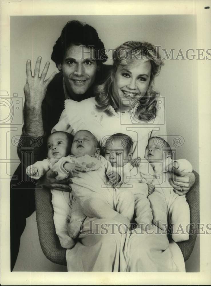 1983 Press Photo Actors Robert Lipton, Mary Lynn Blanks, The Goldman Quadruplets- Historic Images