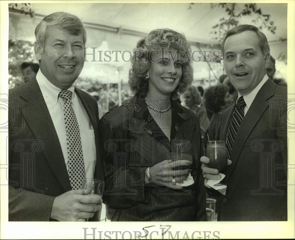 1986 Press Photo Peter and Lynne Hennessey and Don Beeler at Club Giraud Event- Historic Images