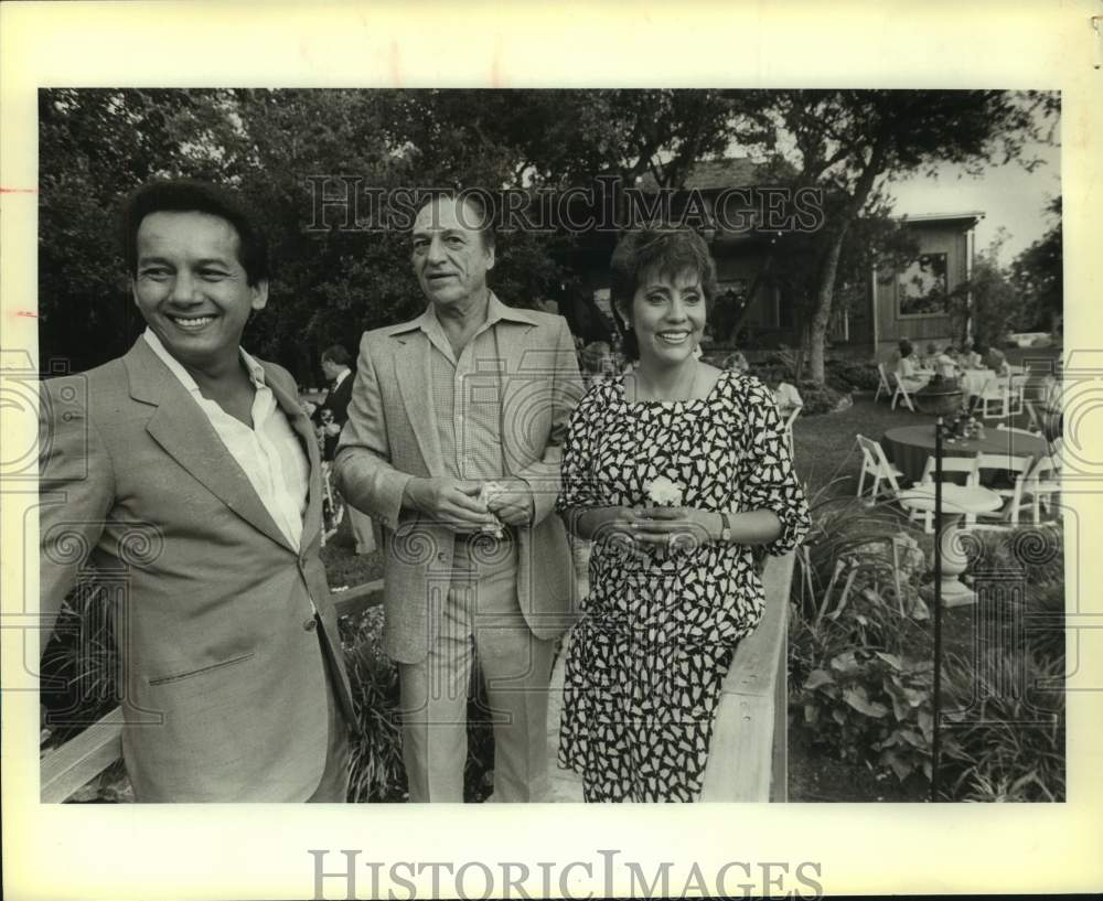 1983 Press Photo Entertainer Jose Greco with Arthur and Sandy Cerna at Party- Historic Images