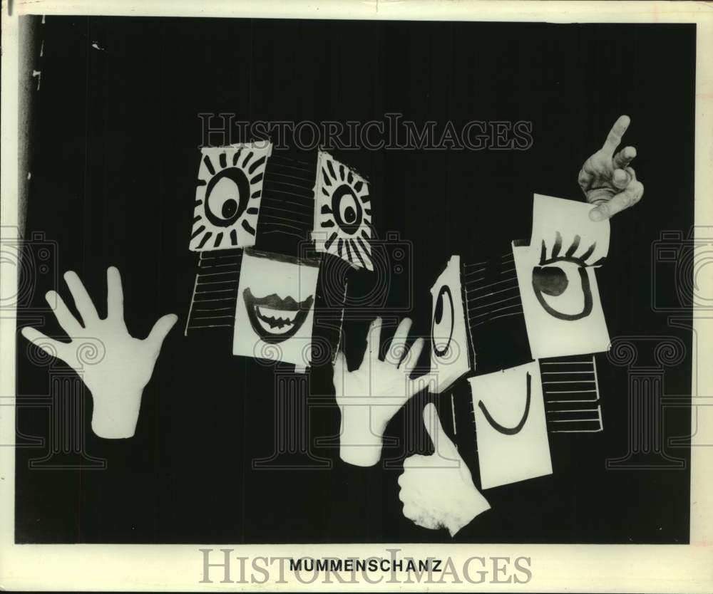 1979 Press Photo Mark Thompson and Mark Olsen in Mummenschanz Note Pad Masks- Historic Images