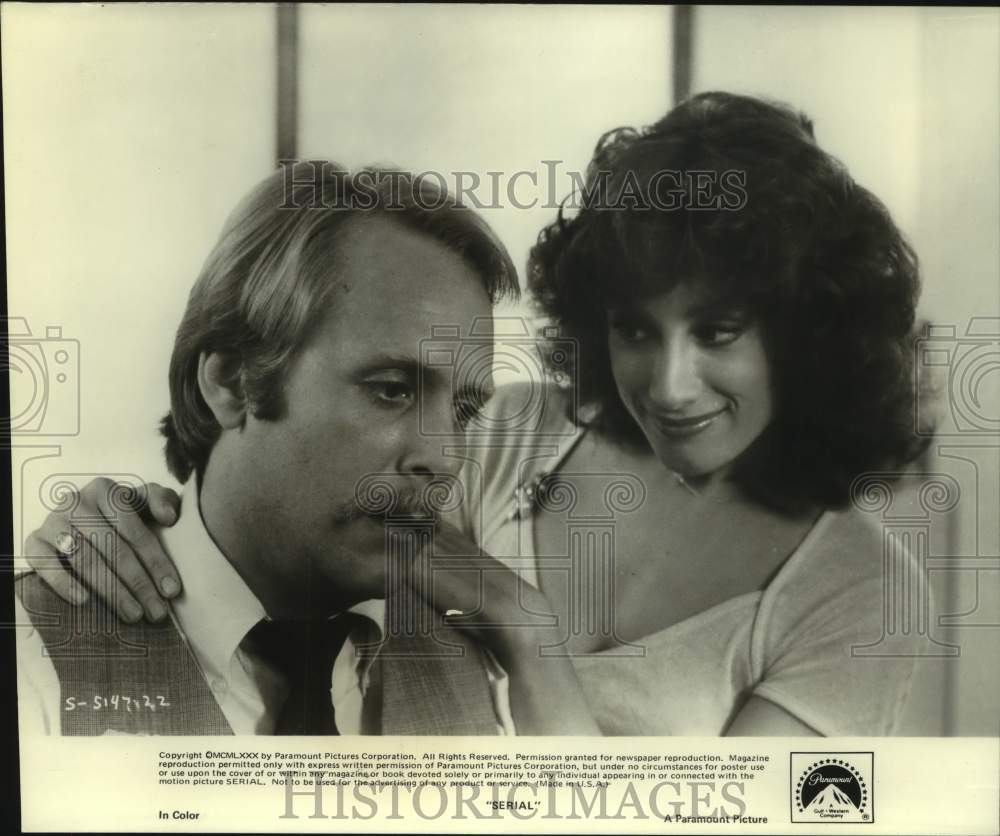 1980 Press Photo Actor Martin Mull with Actress in &quot;Serial&quot; movie - sap24057- Historic Images