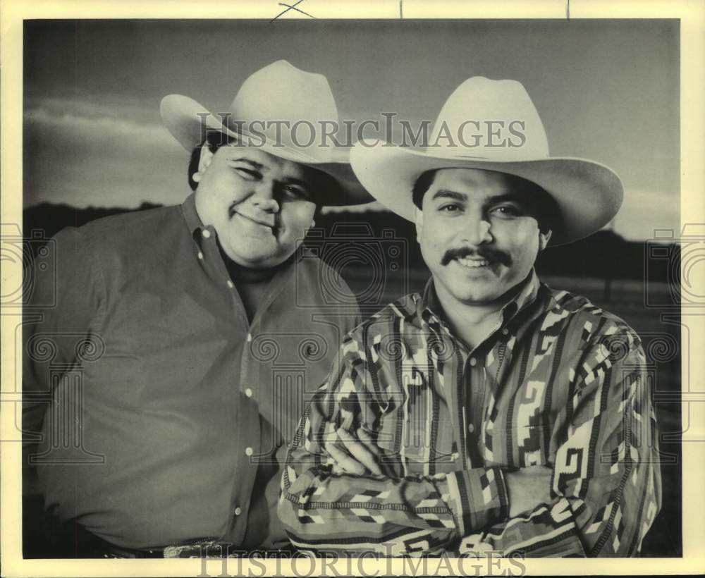 2000 Press Photo Emilio Navaira, Entertainer with Singer - sap24110- Historic Images