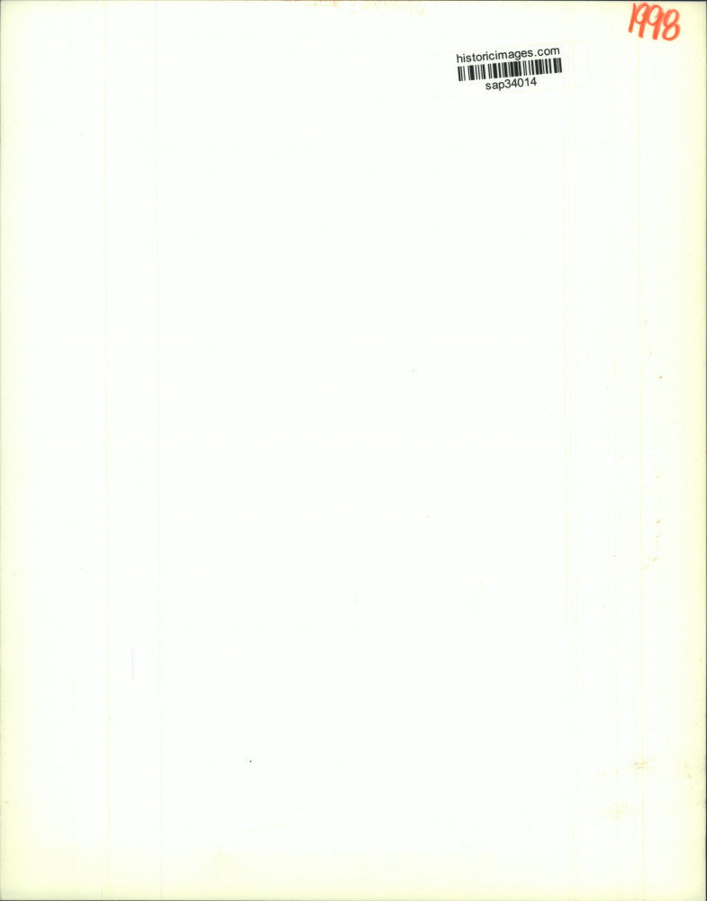 1998 Press Photo Guitarist Neil Diamond - sap34014