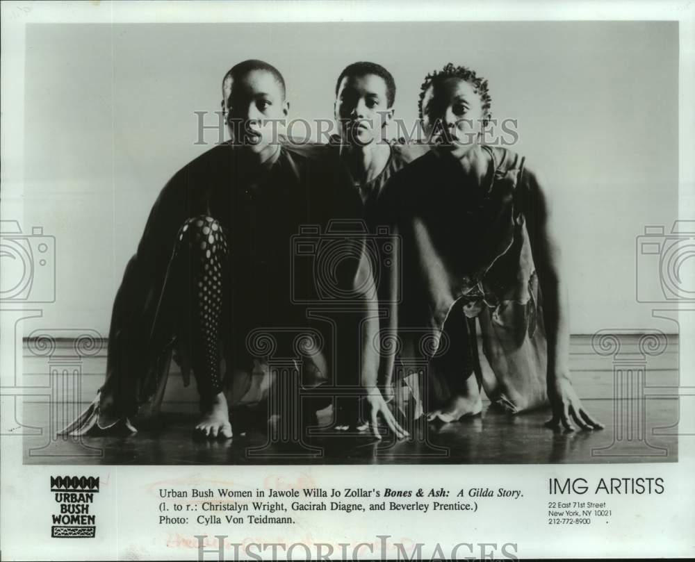 1996 Press Photo Urban Bush Women Dancers in "Bones & Ash, A Gilda Story"