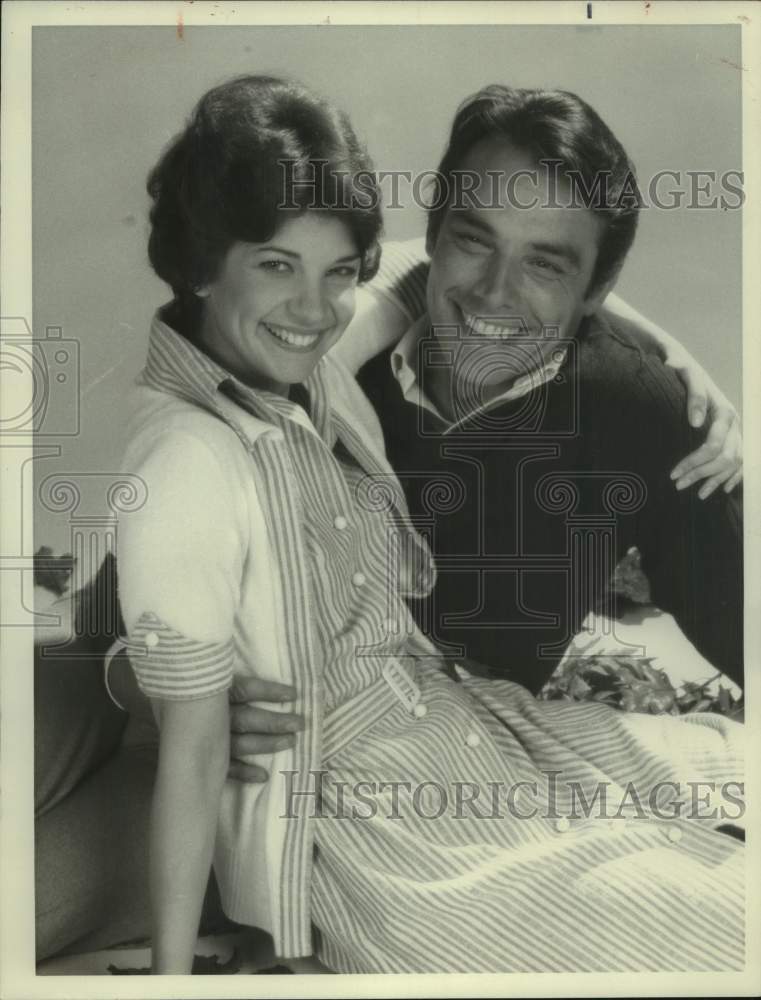 Press Photo Actress and Actor embrace in closeup portrait - sap42306- Historic Images