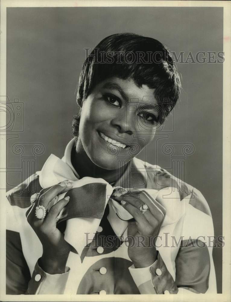 Press Photo Singer Dionne Warwick - sap43060- Historic Images