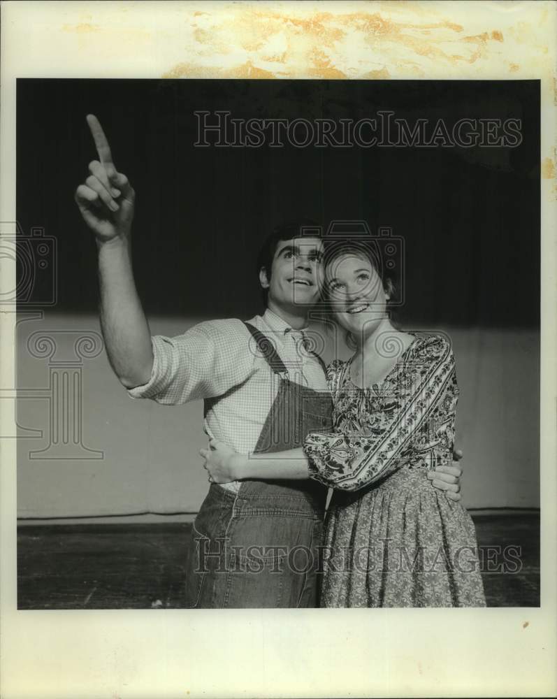 1972 Press Photo Actors Keefer and Fuller in Play - sap43302