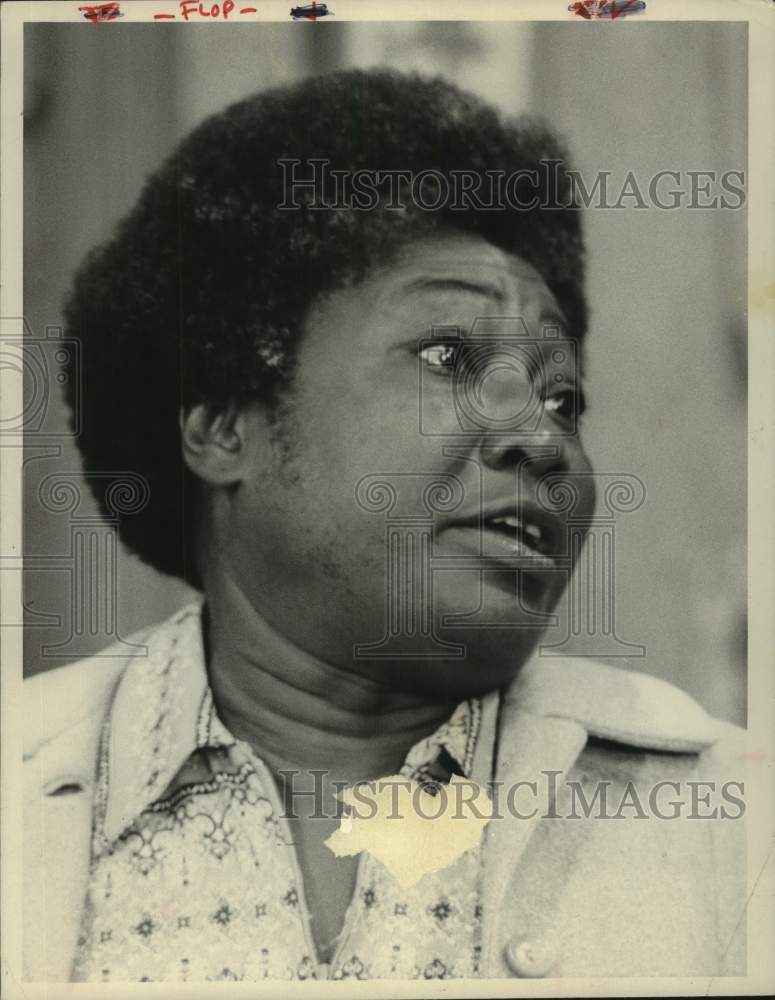 1974 Press Photo Actress Esther Rolle - sap43690- Historic Images