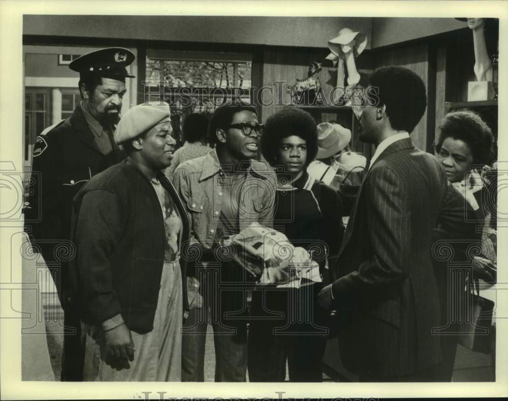 Press Photo Ernest Thomas in a scene on What&#39;s Happening, TV show. - sap49094- Historic Images