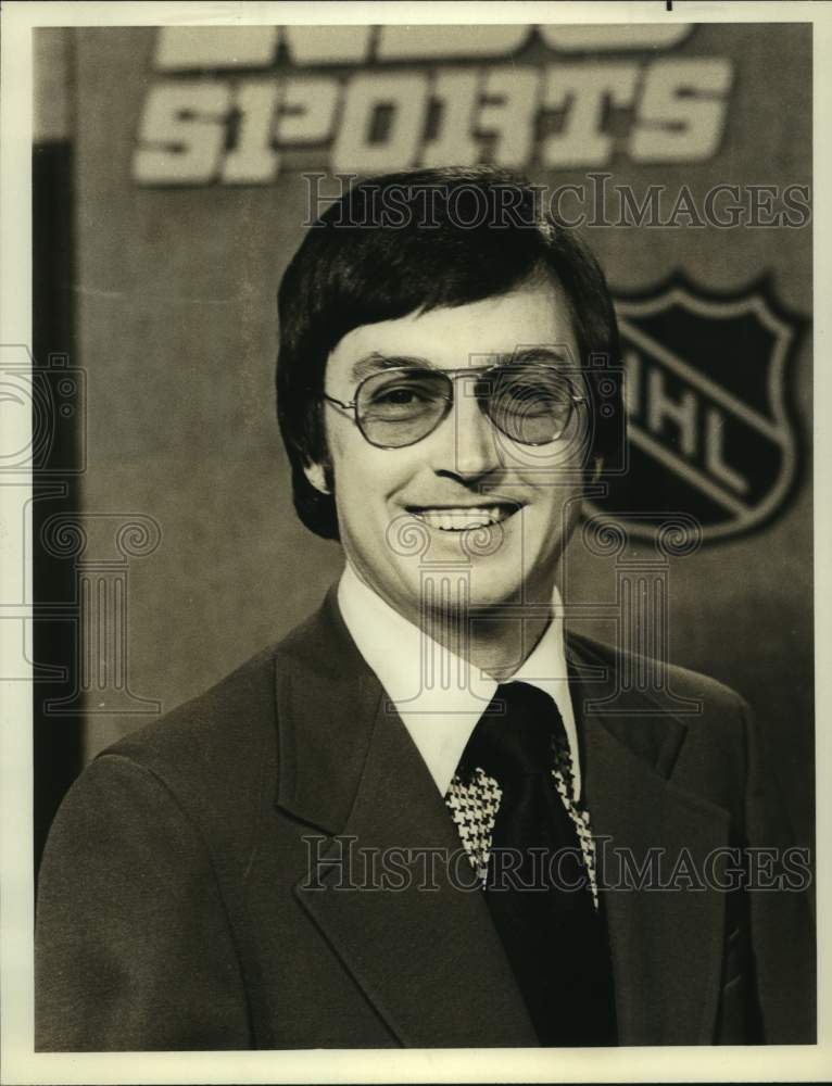 Press Photo Hockey Sports Commentator Poses For Portrait - sap50884- Historic Images