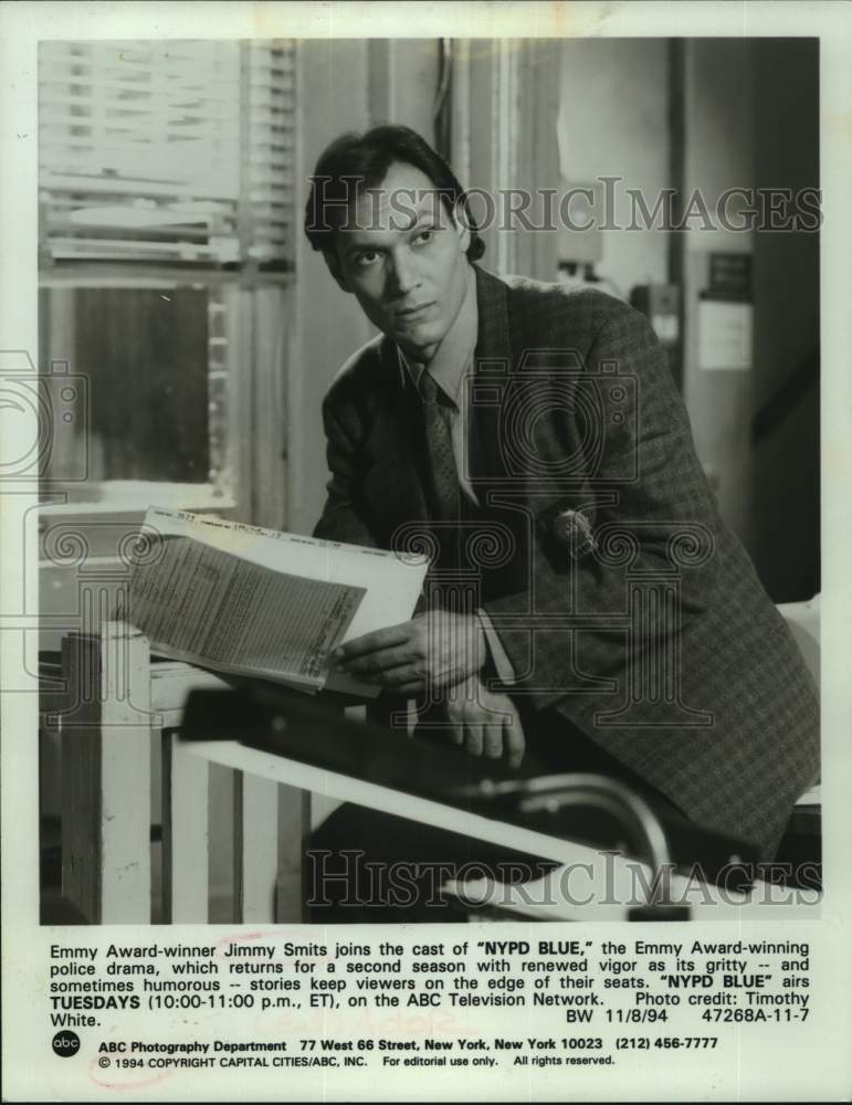 1994 Press Photo Actor Jimmy Smits in ABC TV Series &quot;NYPD Blue&quot; - sap52918- Historic Images