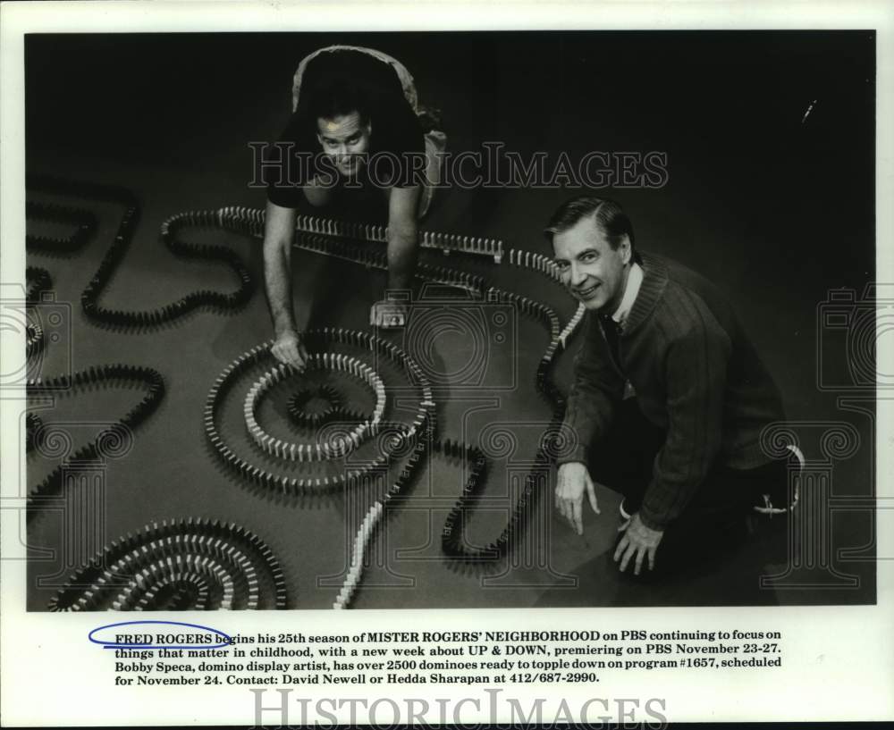 Press Photo Fred Rogers &amp; Bobby Speca Line Up Dominoes - sap53551- Historic Images