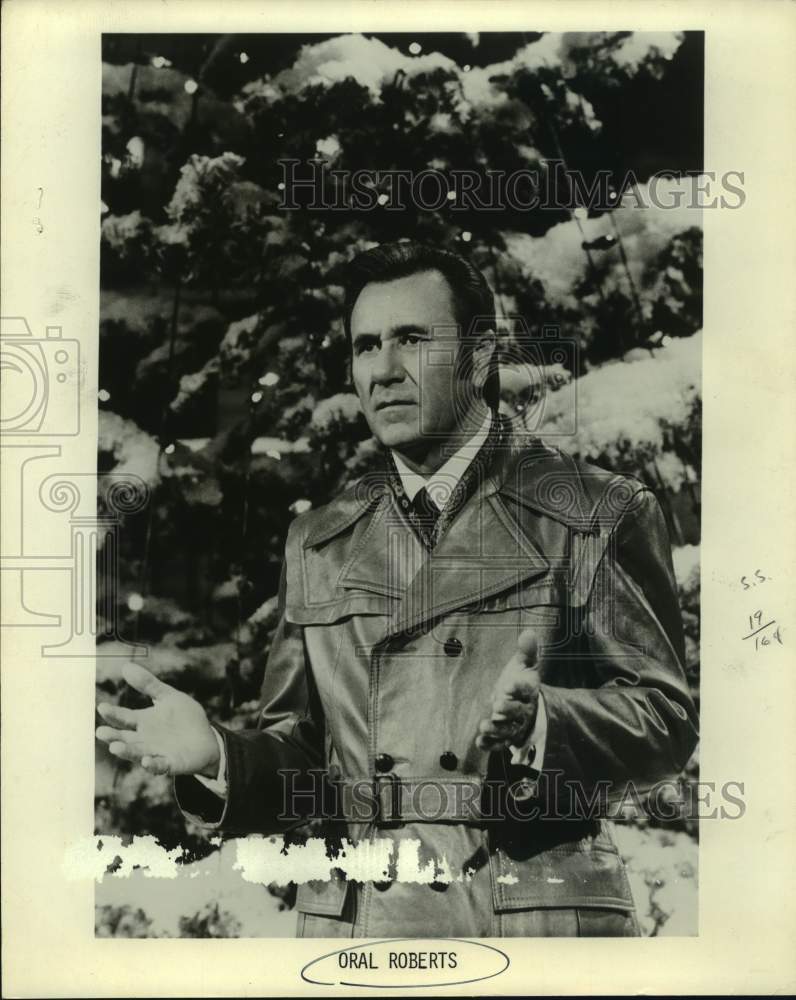 Press Photo TV Evangelist Oral Roberts - sap54577