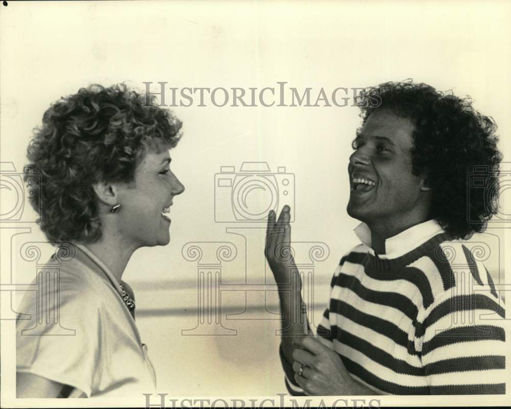 Press Photo Fitness Instructor Richard Simmons Talks with Woman - sap54755- Historic Images