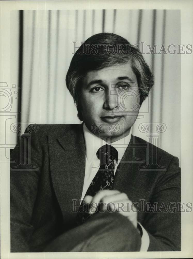 Press Photo Portrait of Man in Suit & Tie - sap58676