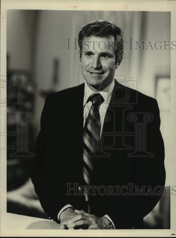 Press Photo Actor Wayne Rogers - sap58809- Historic Images