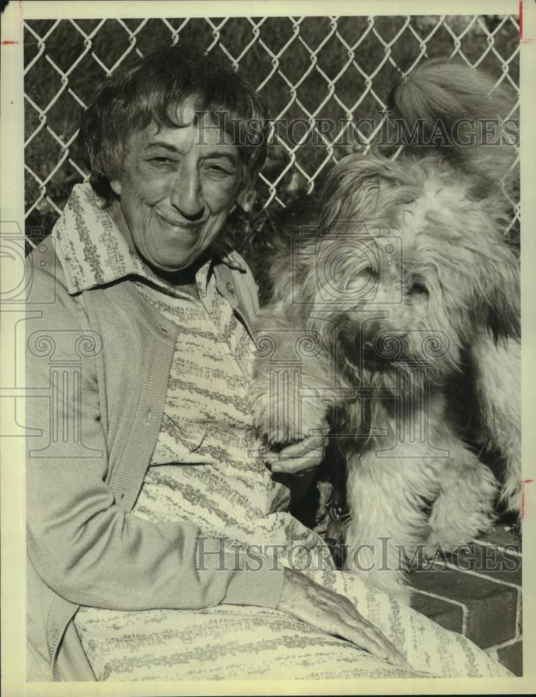 Press Photo Actress Margaret Hamilton & Dog in NBC TV Series "Here's Boomer"- Historic Images