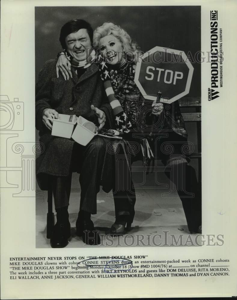 Press Photo Actress Connie Stevens & TV Host Mike Douglas - sap60264- Historic Images
