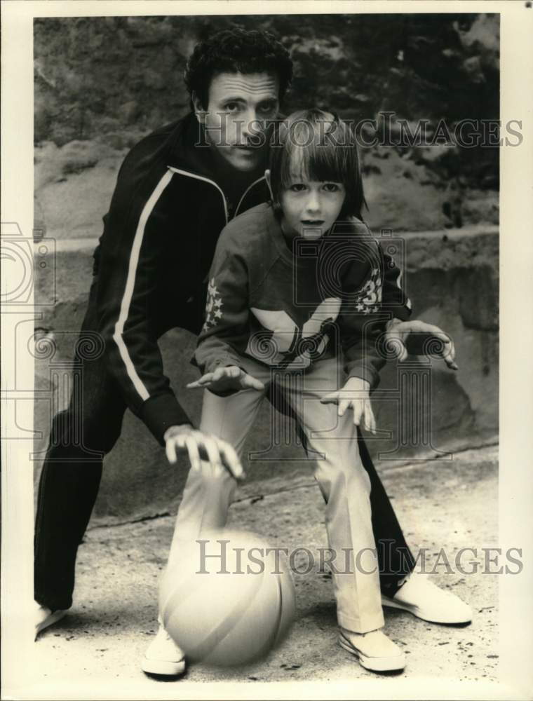 1983 Press Photo Kevin Dobson with Justin Dana in "Mark, I Love You" on CBS-TV