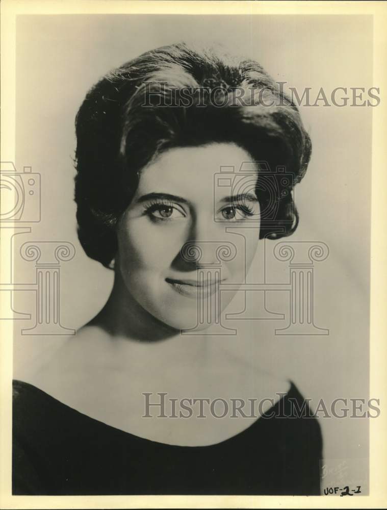 Press Photo Actress in Portrait - sap64140- Historic Images