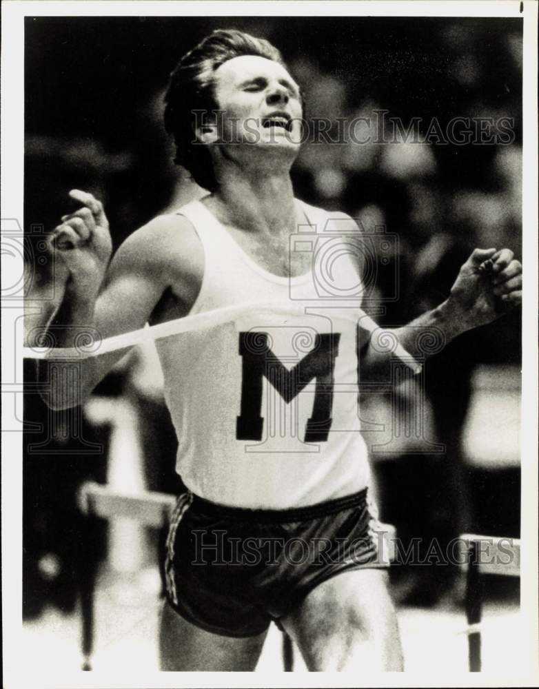 1983 Press Photo Runner Eamonn Coghlan at "Bruce Jenner Track & Field Classic"- Historic Images