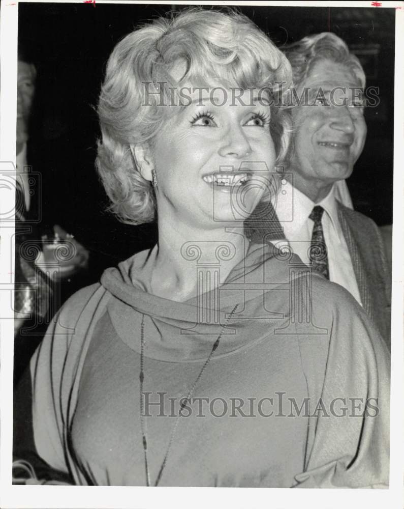 1982 Press Photo Actress Debbie Reynolds &amp; P.D. Straw at Majestic Reception- Historic Images