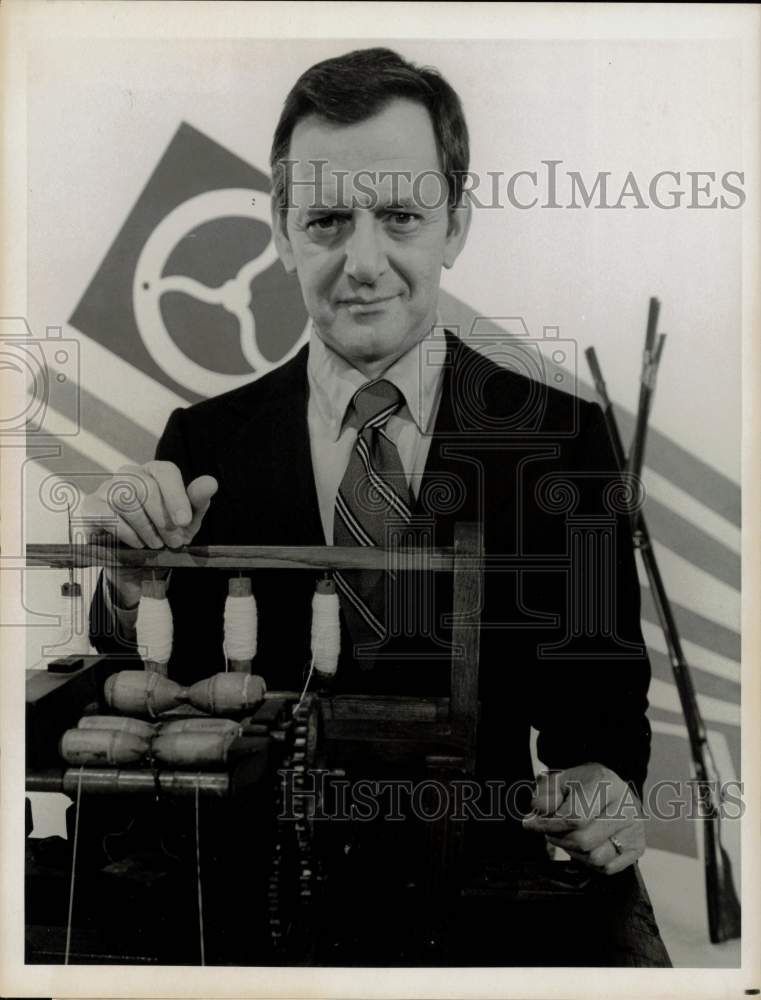 1976 Press Photo Tony Randall in &quot;The Second Revolution&quot; on CBS - sap70952- Historic Images