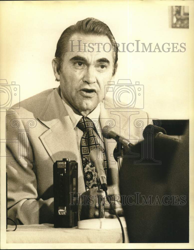 Press Photo Presidential Candidate George Wallace Speaking at Press Conference- Historic Images