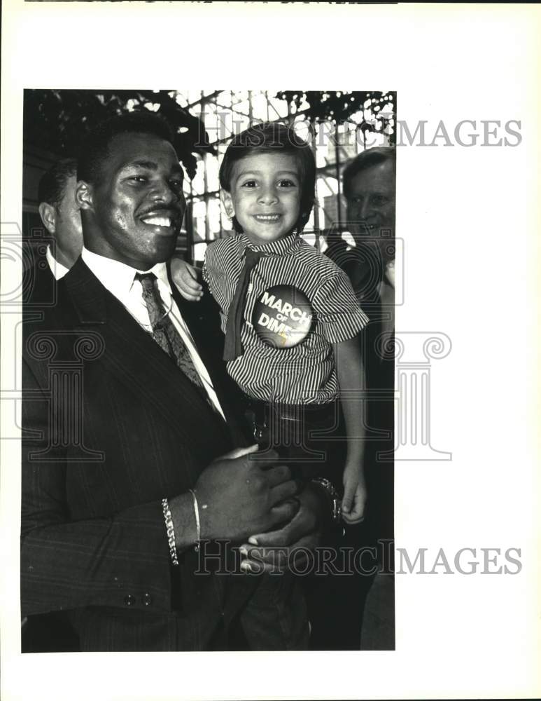 1989 Press Photo Adan Garza &amp; Herschel Walker at Sports Awards Banquet- Historic Images