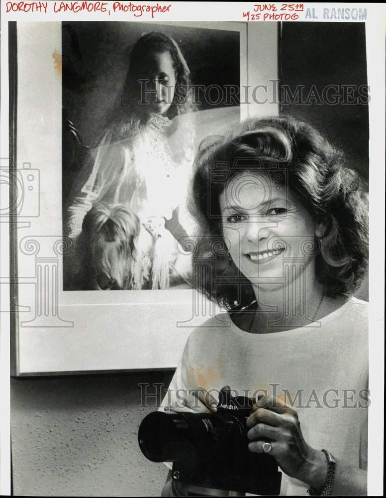 1985 Press Photo Photographer Dorothy Langmore - sap77026- Historic Images