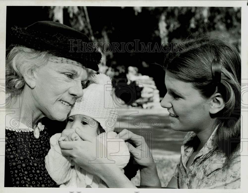1978 Press Photo Ellen Corby, Judy Norton-Taylor on "The Waltons" TV Show- Historic Images