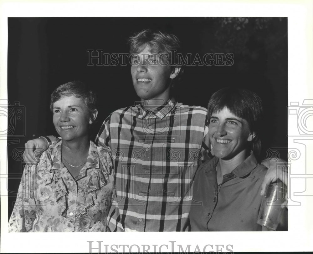 1988 Press Photo Former Trinity University tennis champions gather for reunion- Historic Images