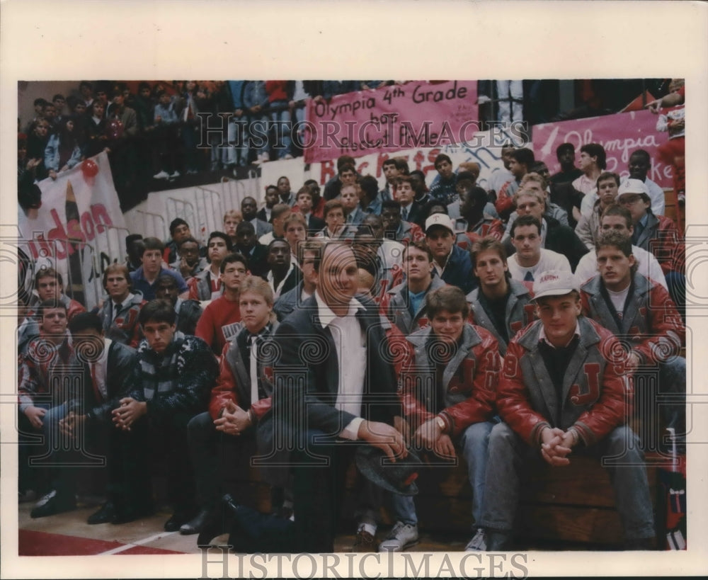 1988 Press Photo The Judson High School football team at a school pep rally- Historic Images