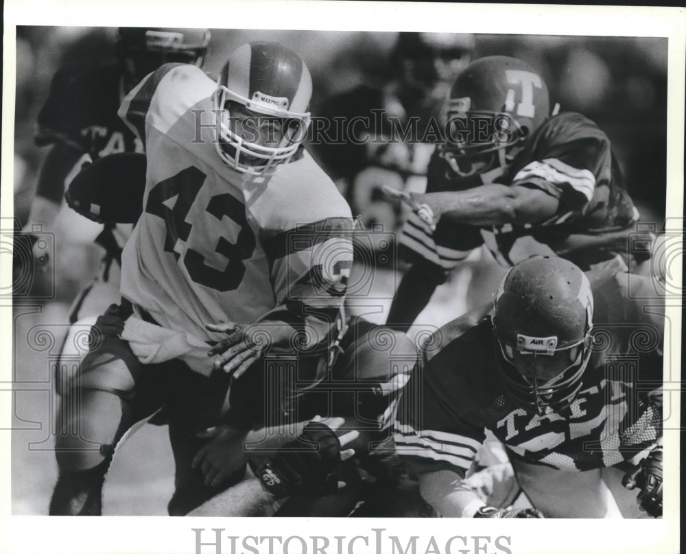 1988 Press Photo Harding Payne of Del Rio runs through the Taft defense- Historic Images
