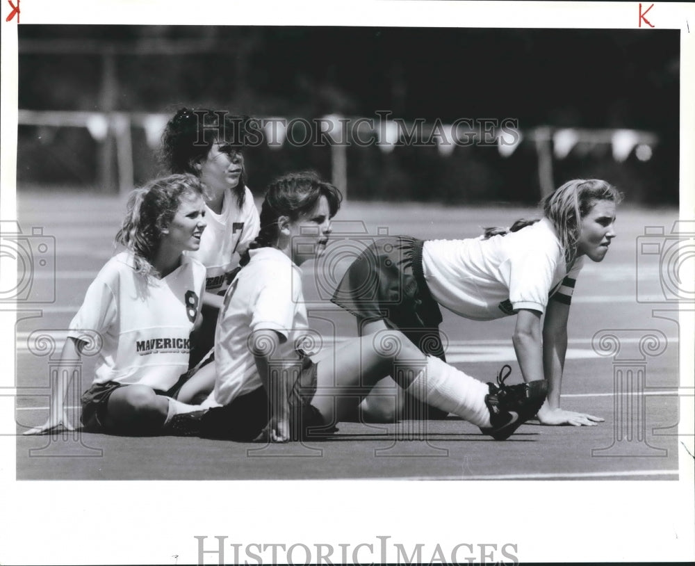 1990 Press Photo Madison soccer players take in tense finish vs. Duncanville- Historic Images