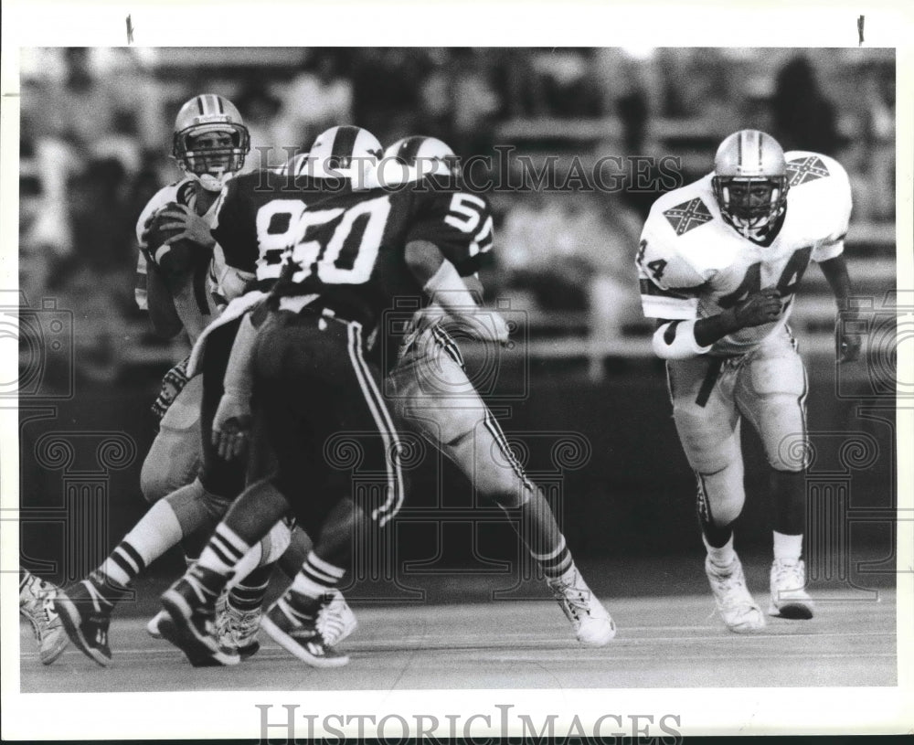 1989 Press Photo Lee quarterback David Chancellor with Kevin Culberson- Historic Images