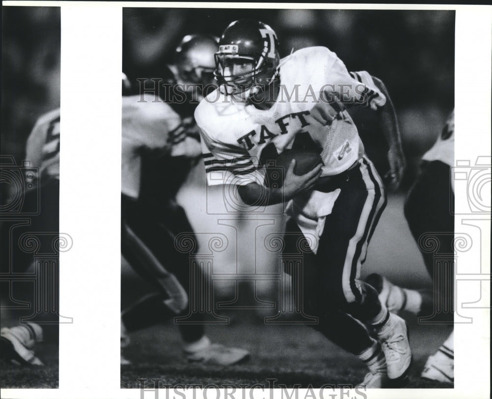 1989 Press Photo Taft ball carrier Dyron Brodbeck finds room to run - sas00144- Historic Images