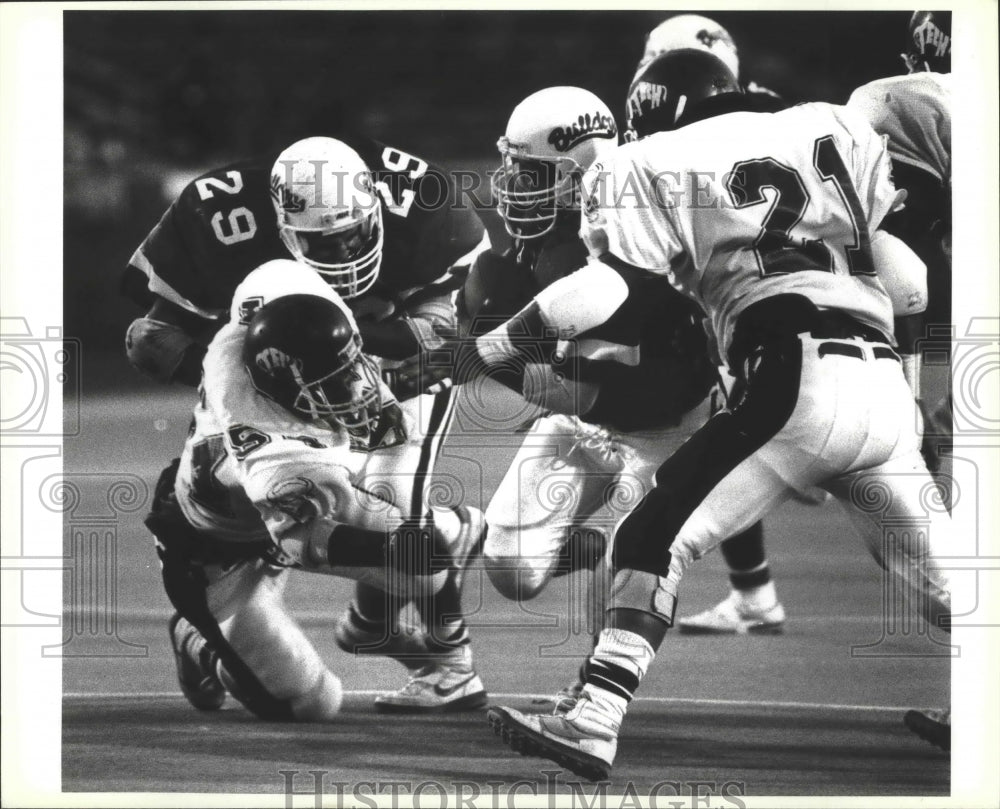 1990 Press Photo Burbank and Fox Tech play football at Alamo Stadium - sas00256- Historic Images