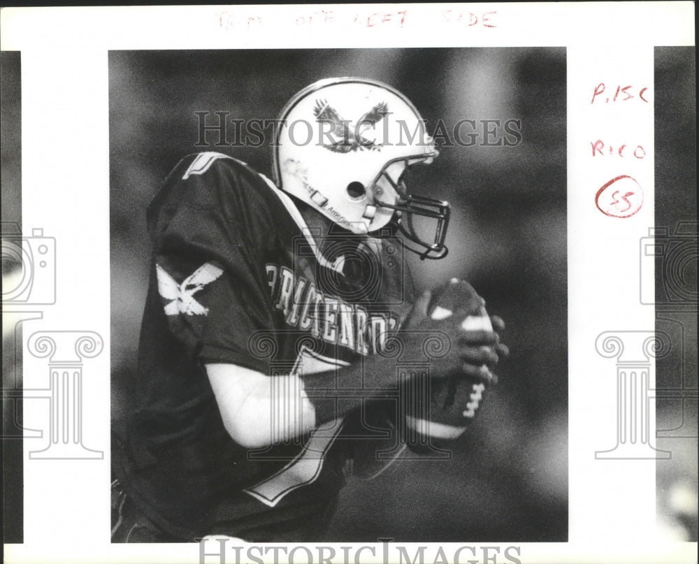 1990 Press Photo Action at a Brackenridge-Madison football game at Alamo Stadium- Historic Images