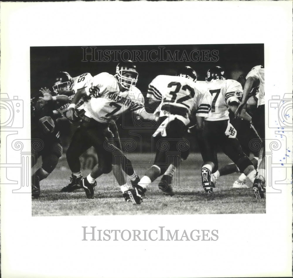 1991 Press Photo New Braunfels High School runs a play during a football game- Historic Images