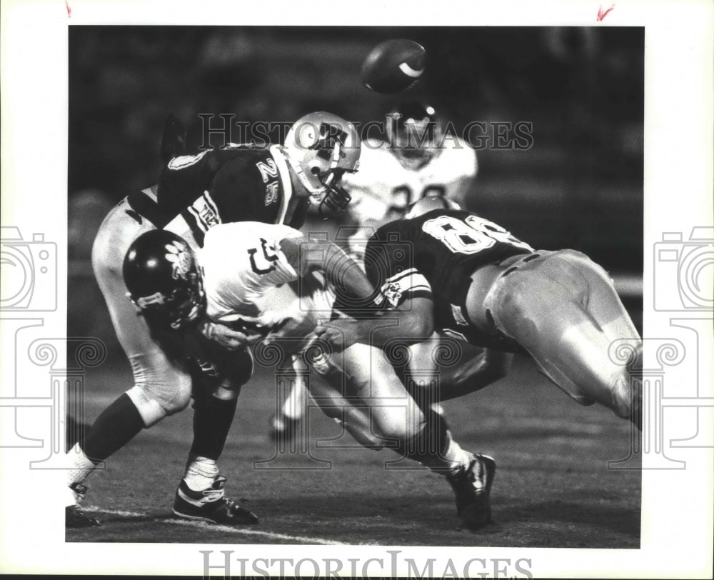1992 Press Photo Trinity and Colorado College clash in a college football game- Historic Images