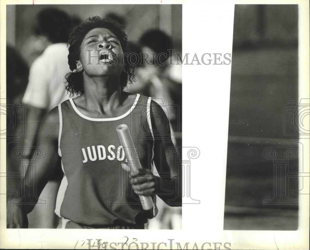 1984 Press Photo Runner Barbara Flowers of Judson competes in the Alamo Relays- Historic Images