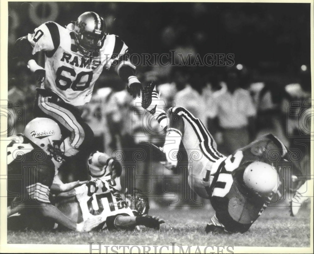 1985 Press Photo Holmes and Marshall face off in a high school football game- Historic Images